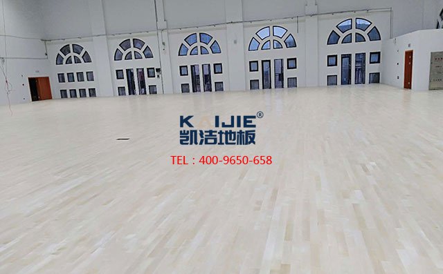 籃球場木地板有色差是正常現(xiàn)象嗎？-籃球場木地板